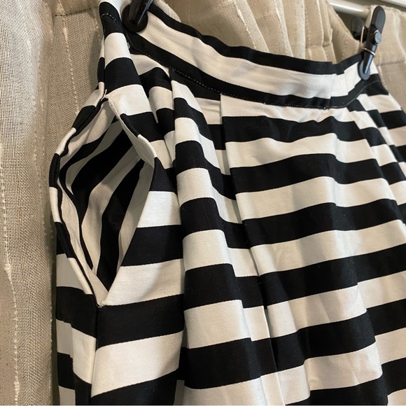 Modcloth Dusk and Stunner midi skirt in black & white, w/pockets! - Picture 2 of 7